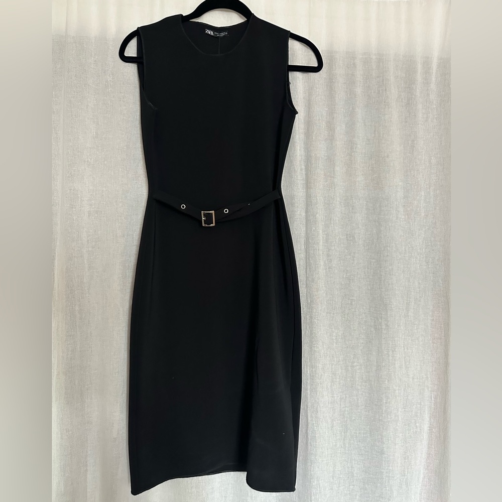 NWT. Zara midi dress. Belt detail attached. Silver hardware.